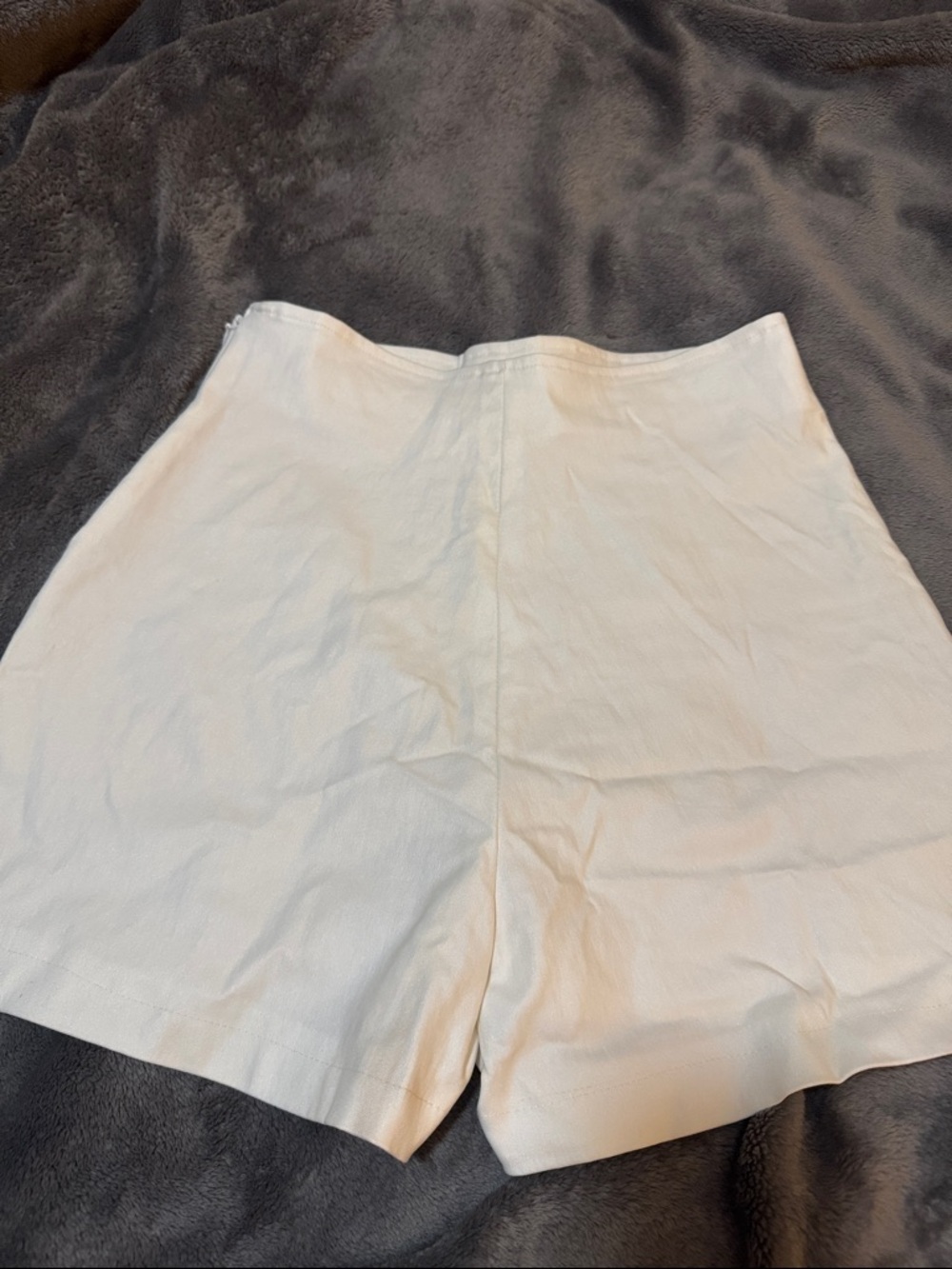 Women's High-Waist Cream Shorts with Clean Silhouette